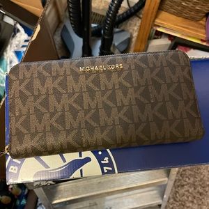 Michael Kors wallet